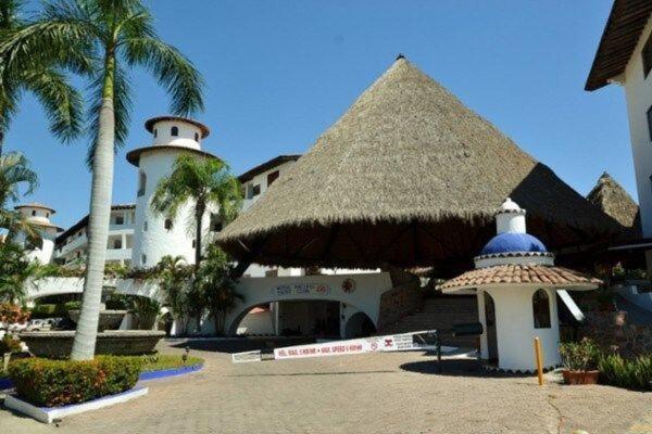 Beautiful Pool View, Base Floor, Marina Vallarta Apartamento *